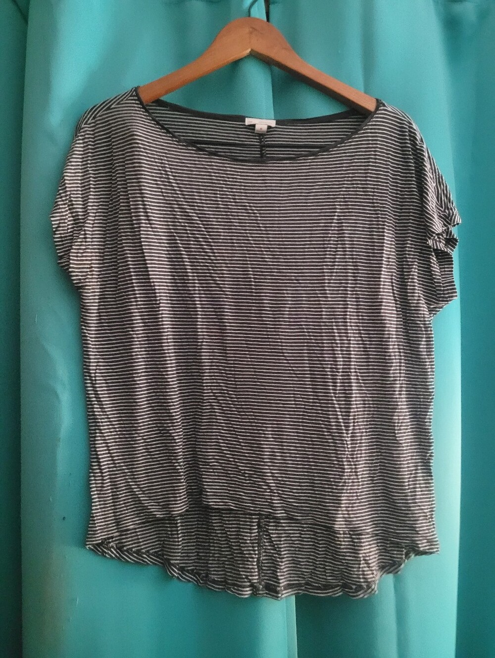 Gap Striped Short-Sleeve Relaxed Tee in Black and White Size M.